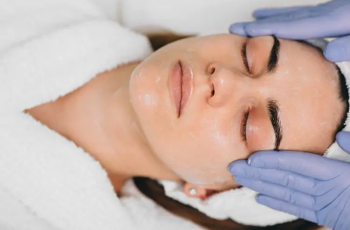 How often can a mandelic acid peel be used?