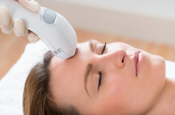 Why People Get Pulsed Light Intensive Treatment on Their Eyelids
